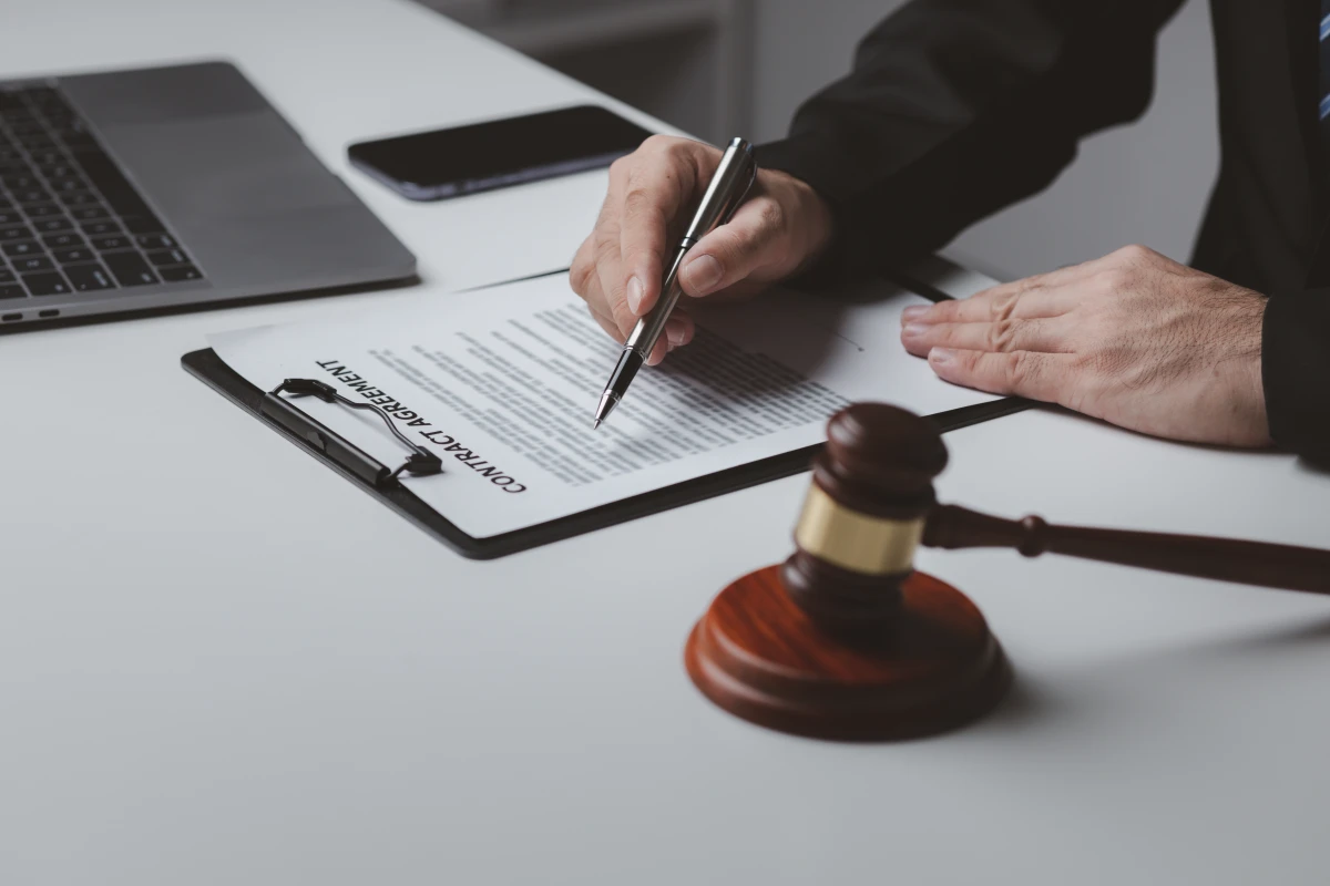 Recours juridiques contre les conciergeries Airbnb : Protégez vos droits en tant que propriétaire ou locataire